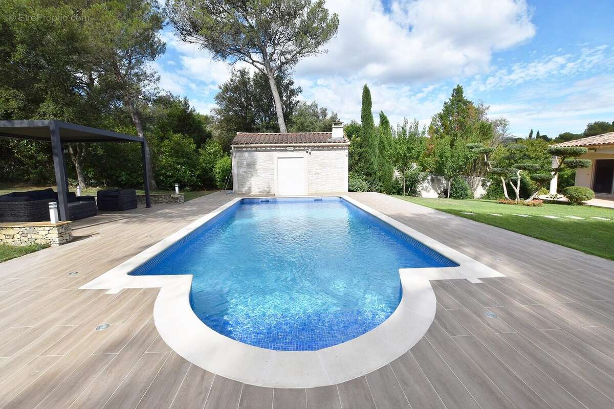 Piscine  - Maison à NIMES