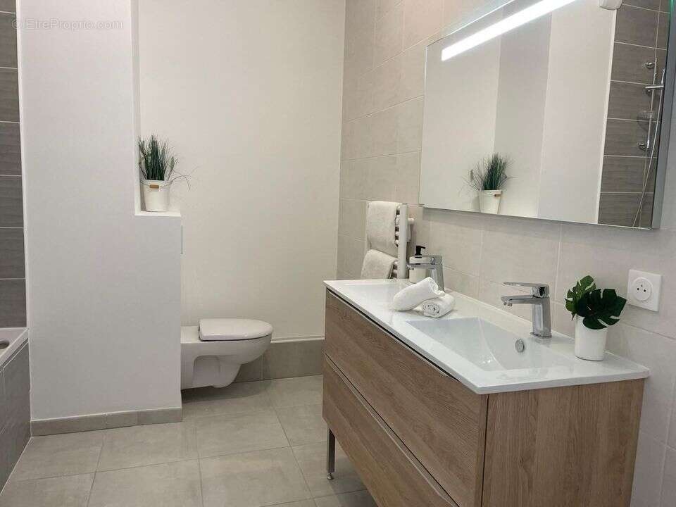 Appartement à MARSEILLE-6E