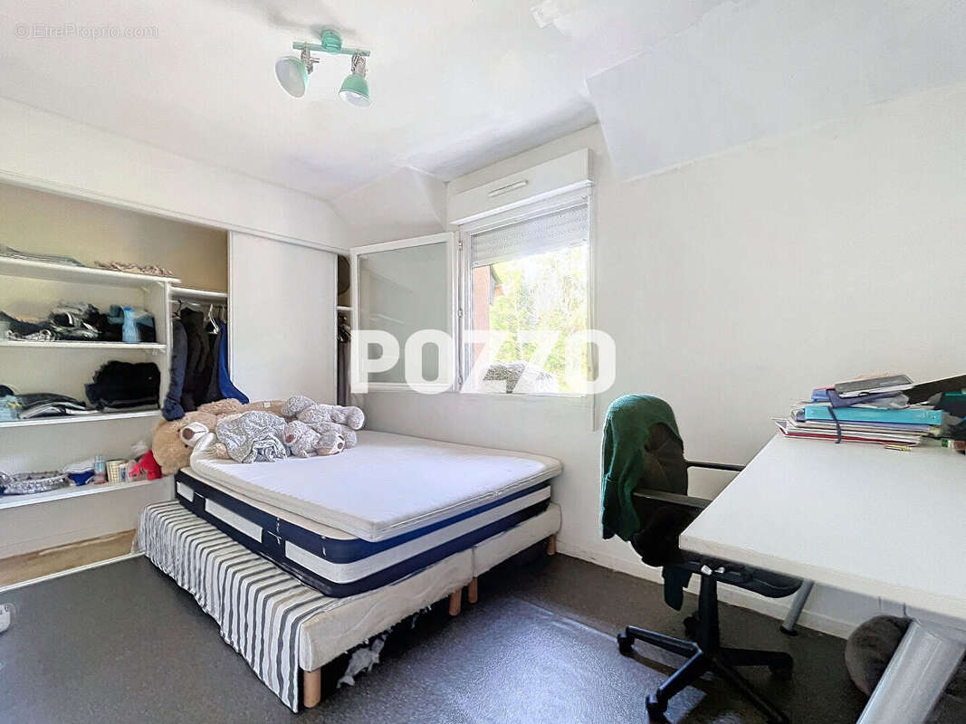 Maison à LA RIVIERE-SAINT-SAUVEUR