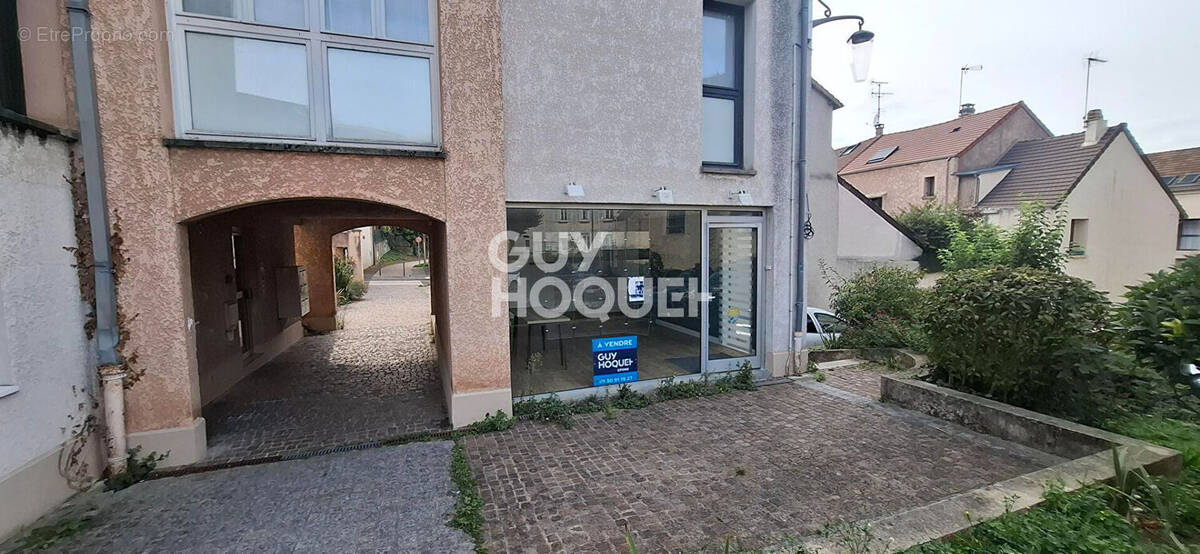 Commerce à AUBERGENVILLE