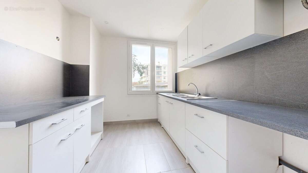 Appartement à LYON-8E