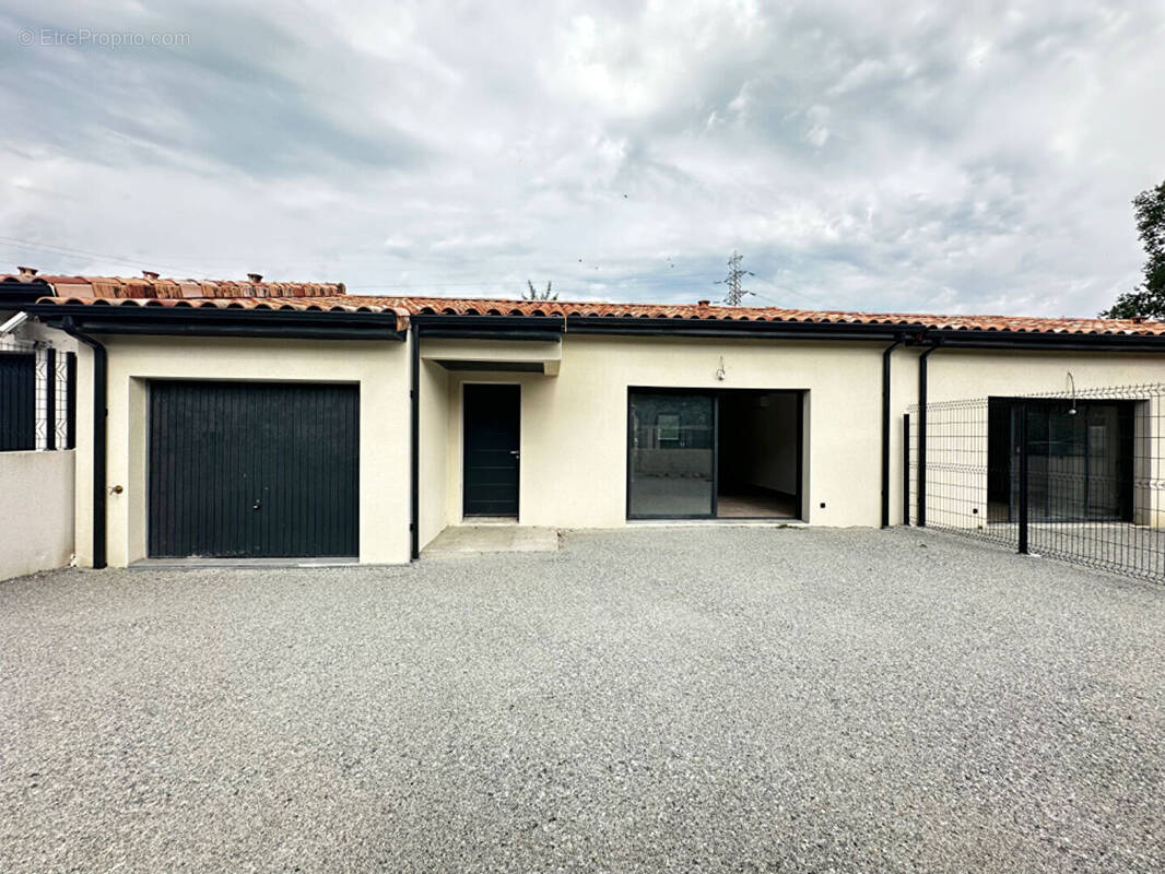 Maison à LES TOURRETTES