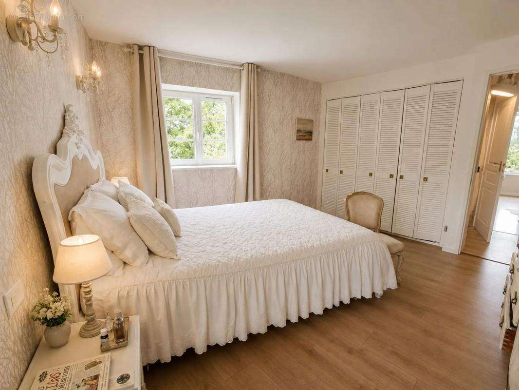 Propriété d'exception aux multiples possibilités - 384 m² - photo 10