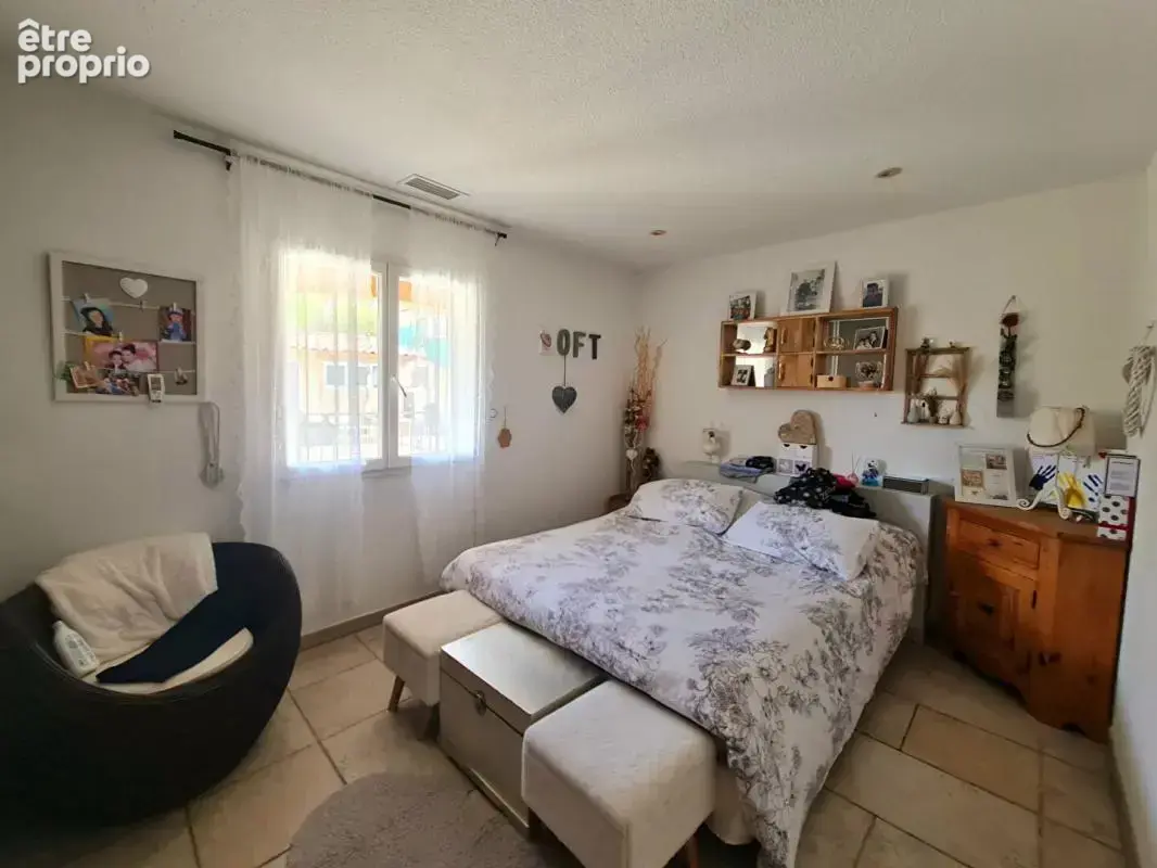 Alès - Maison  5 chambres avec Piscine sur 850 m2 de terrain - photo 13