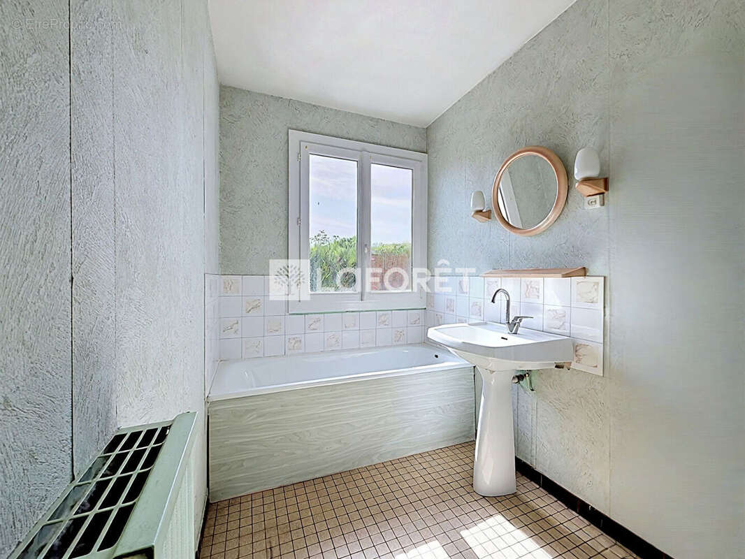 Laforêt Luzarches - Maison Seugy 5 pièce(s) 100 m2 - photo 7