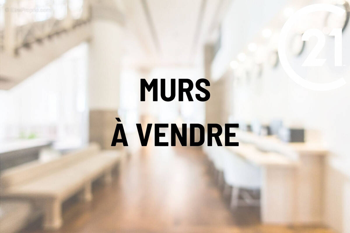 Commerce à POISY