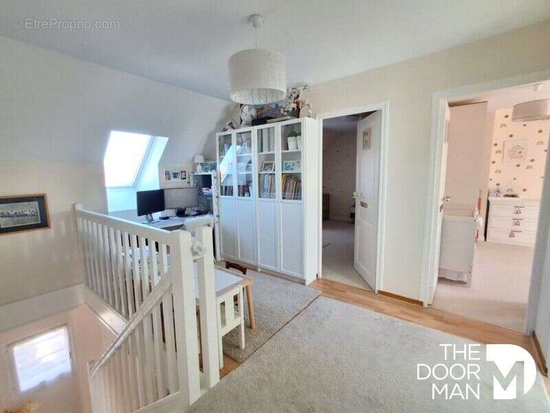 Maison à LE PERRAY-EN-YVELINES