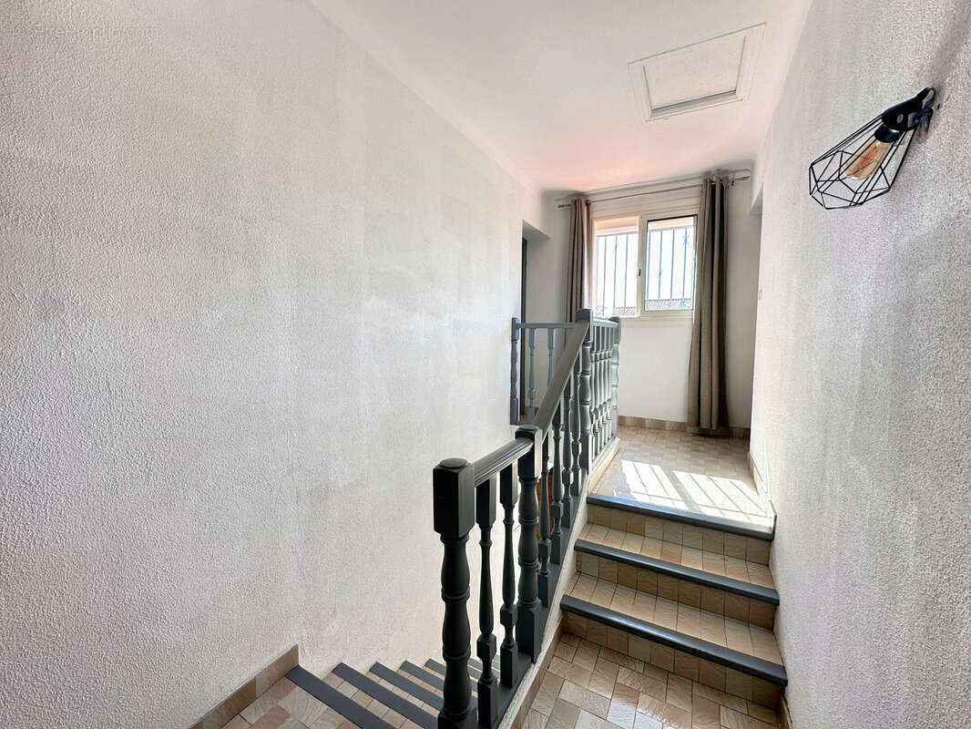 Maison à VILLENEUVE-LA-RIVIERE