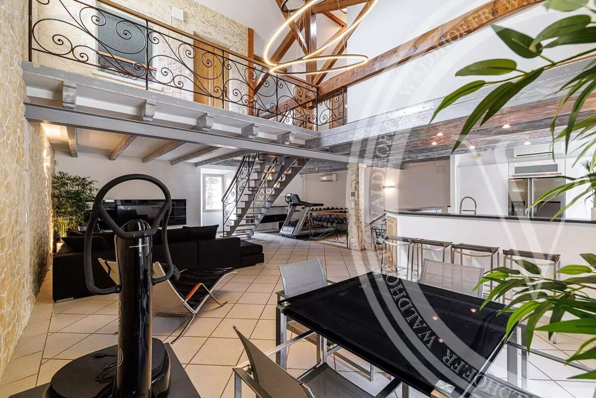 Appartement à LA TURBIE