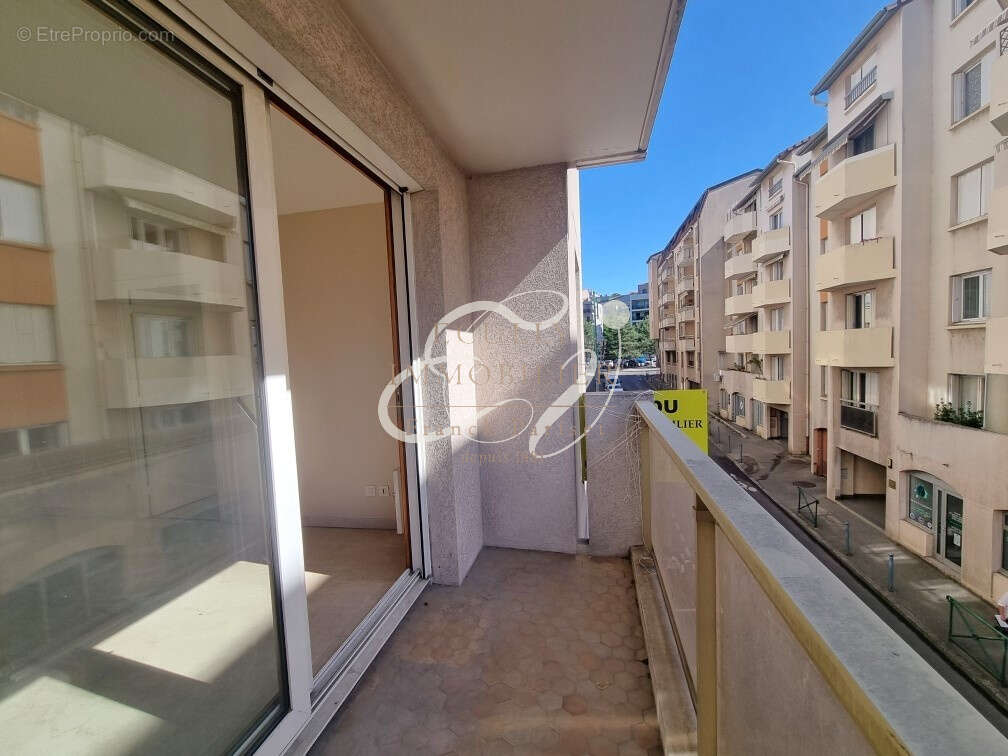 Appartement à FONTAINES-SUR-SAONE