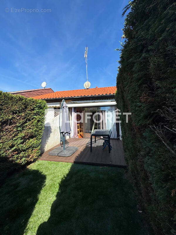 Appartement à AUREILHAN
