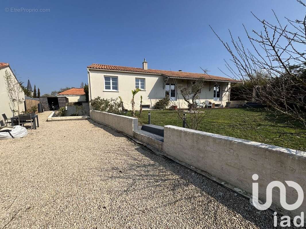 Photo 3 - Maison à LE GUE-DE-VELLUIRE