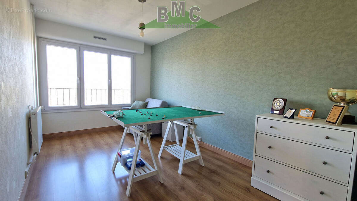 Appartement à LE PLESSIS-BOUCHARD