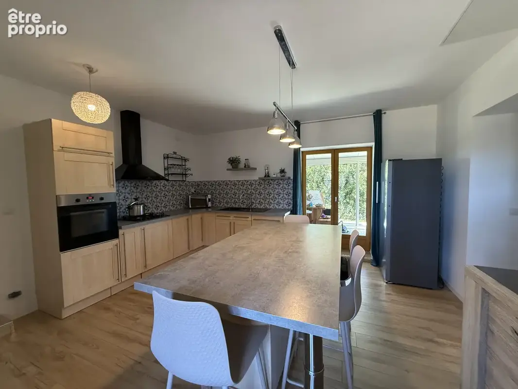 Belle longère de caractère rénovée   3 chambres, dépendances & potentiel - photo 11