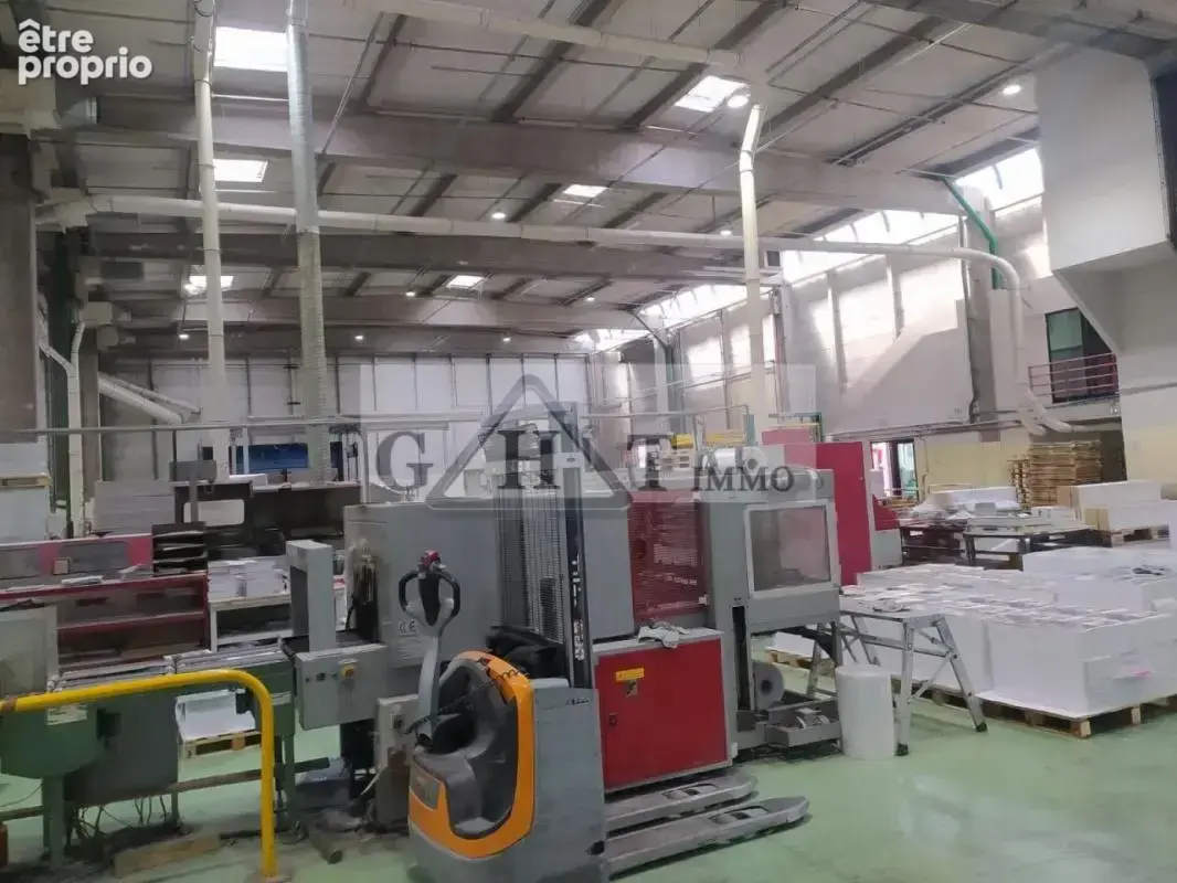 EXCLUSIVITE 3500 m² entrepot bureaux à vendre à LOGNES - photo 9