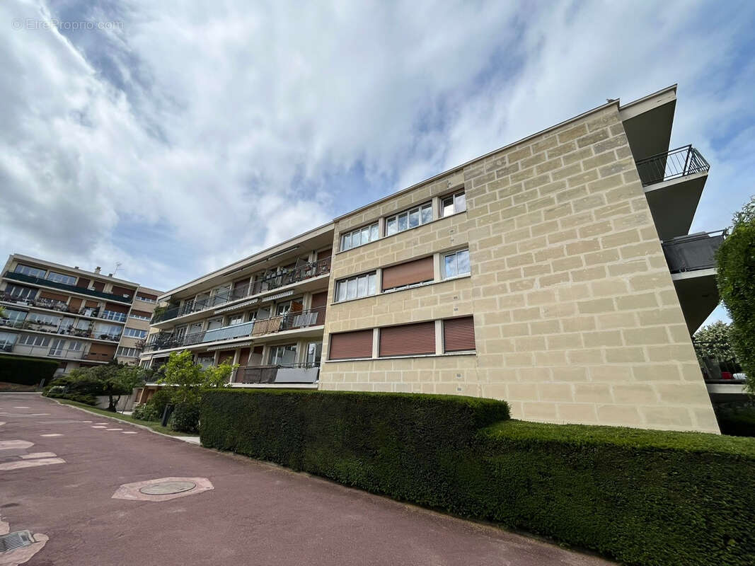 Appartement à SURESNES