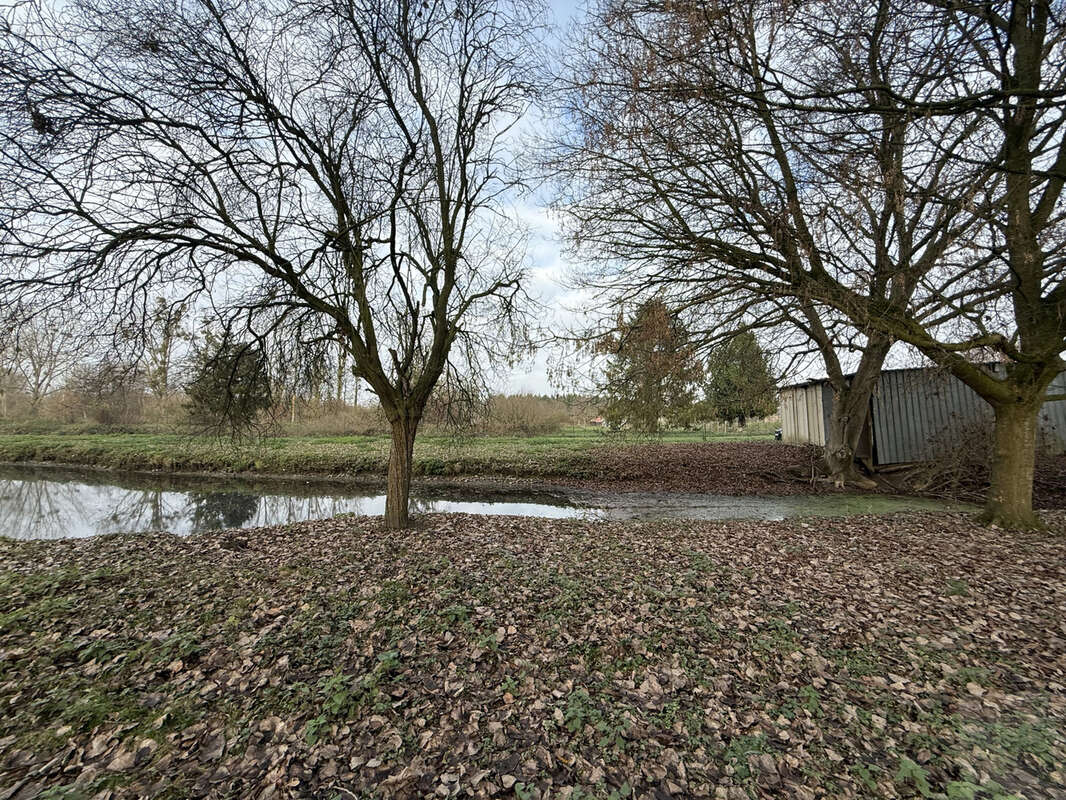 Terrain à VOYENNES