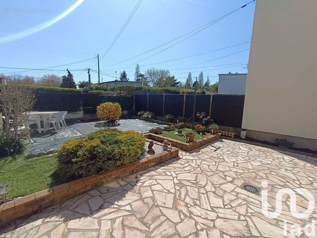 Photo 2 - Maison à THIAIS