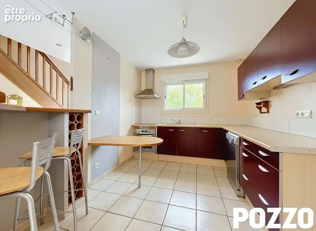 A vendre. conde sur vire. proche bourg et ecoles . maison avec vie de plain pied. - photo 3
