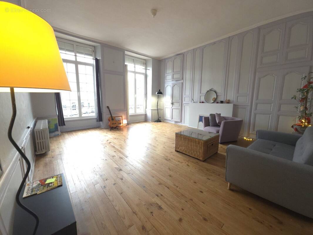 Appartement à LAMBALLE