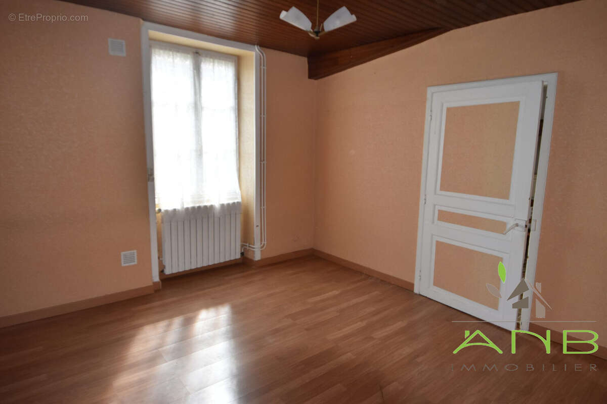 Maison à BUSSEROLLES