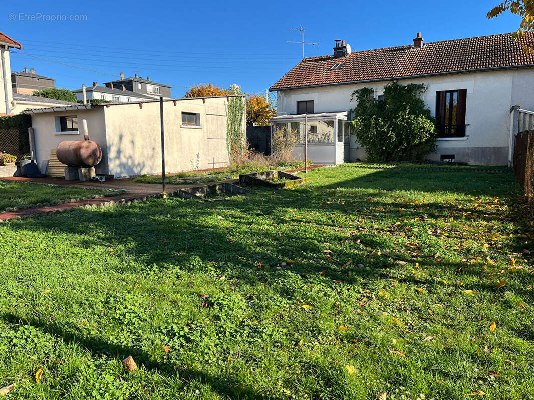 Maison à VARENNES-VAUZELLES