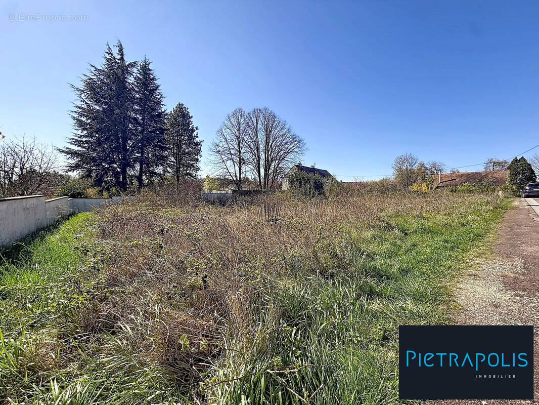 Terrain à IZEURE