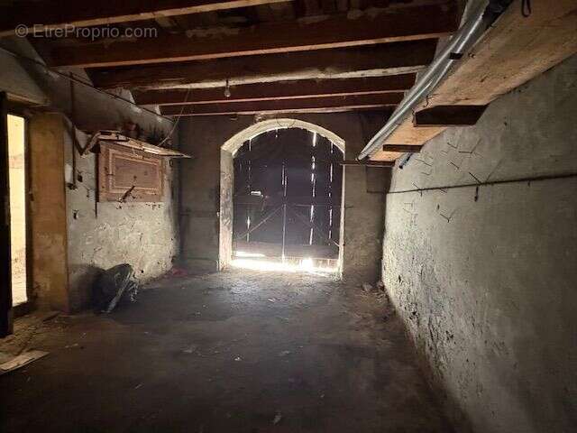 Appartement à SAINT-LAURENT-DU-VAR