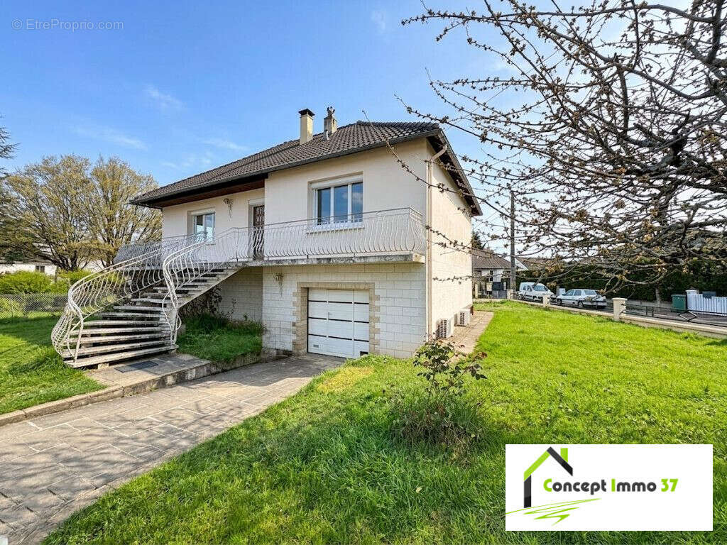 Maison à BALLAN-MIRE