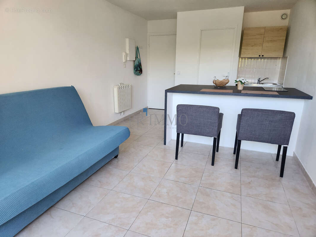 Fréjus   Studio de 24 m2 avec parking, cave et loggia   Résidence sécurisée - photo 6