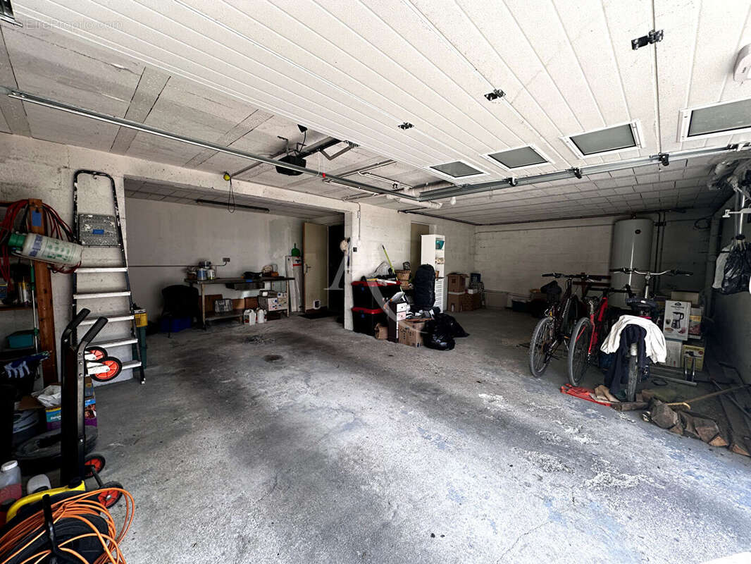 Maison à BUSSY-SAINT-MARTIN