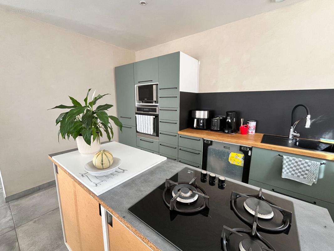 Maison  en pierres  5 pièce(s) 105 m2 22250 sevignac - photo 2