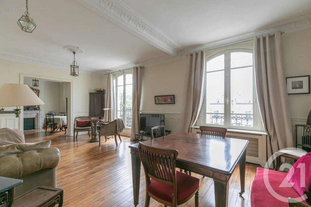 Appartement à SAINT-MAUR-DES-FOSSES