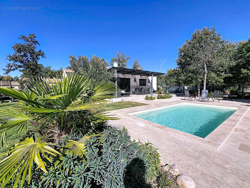 Maison à SAINT-SATURNIN-LES-APT