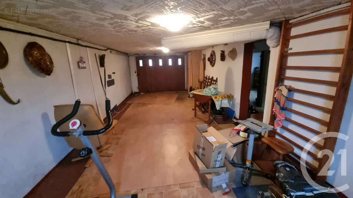 Maison à SAINT-MAUR-DES-FOSSES