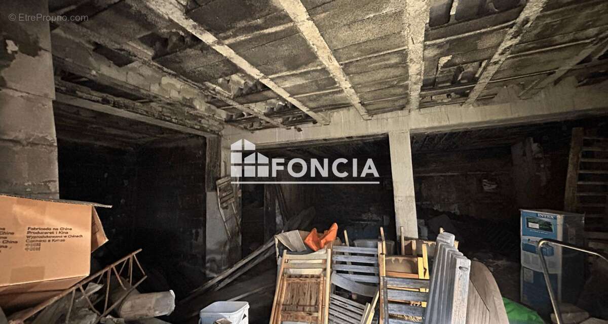 Maison à LES CHAPELLES