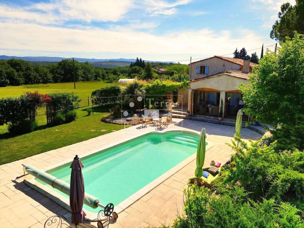 Maison à FOX-AMPHOUX