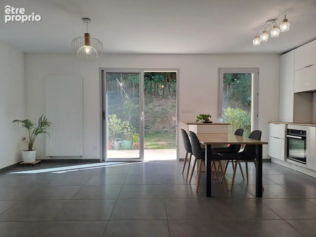 Photo Maison à Fontaines-Saint-Martin au prix de 395 000€