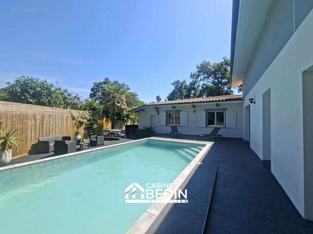 Maison 265 m² à Ares  - photo 4