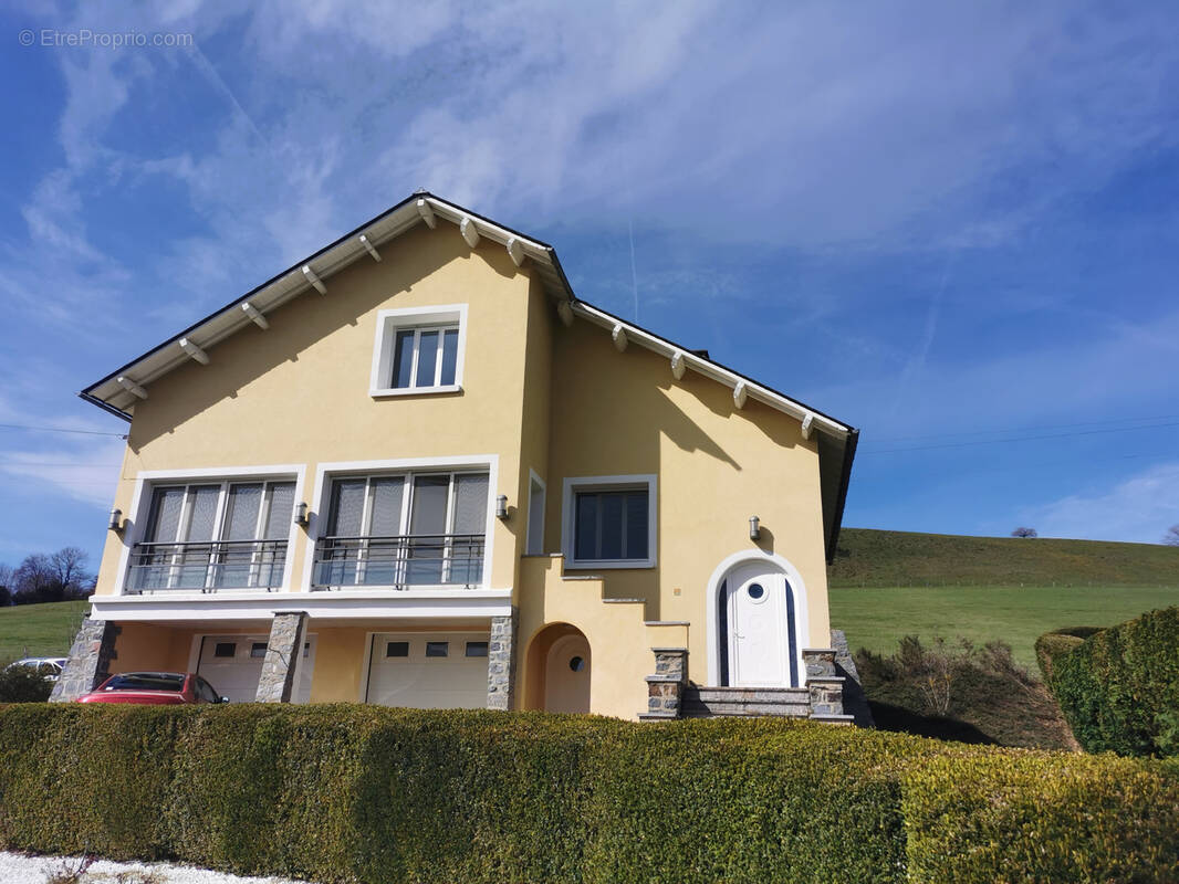 Maison à MURAT-SUR-VEBRE