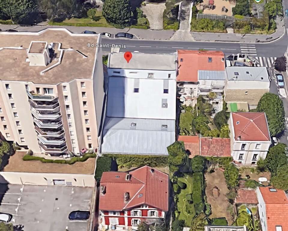Appartement à COURBEVOIE