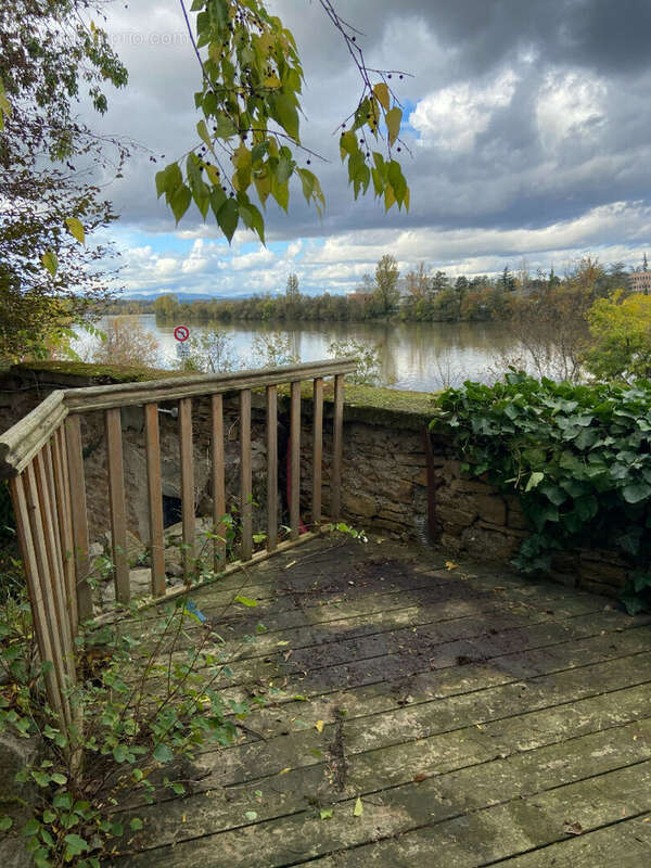 Terrain à CURIS-AU-MONT-D'OR