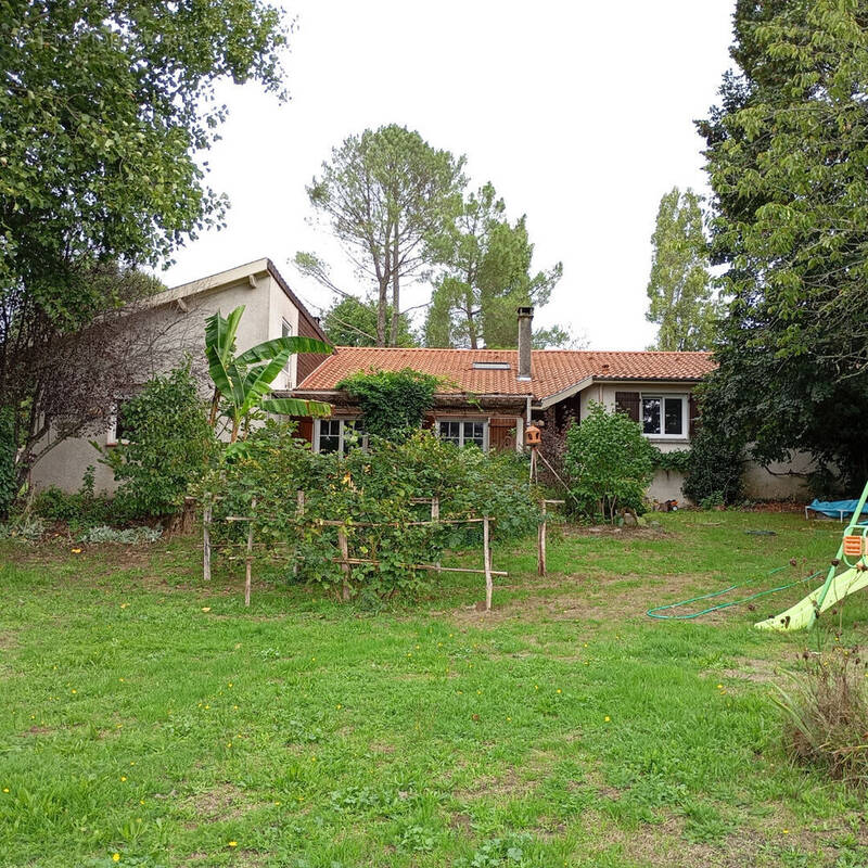 Maison à VERNEUIL-SUR-VIENNE