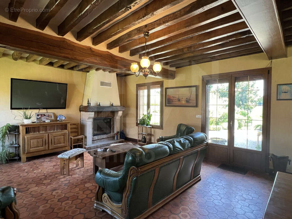 Maison à LAVAU