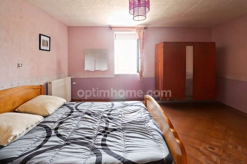 Maison à MAGNAC-LAVAL