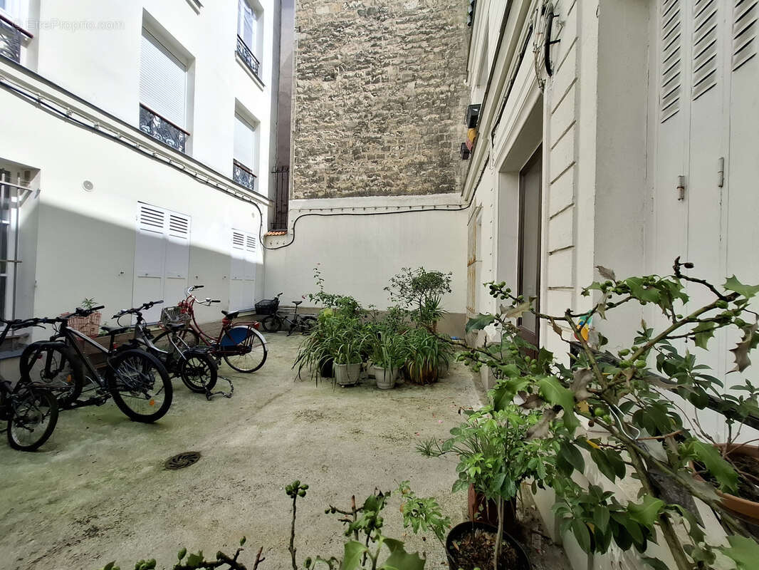 Appartement à PARIS-14E