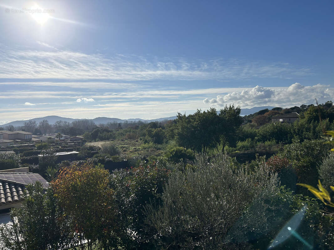 Appartement à GRIMAUD