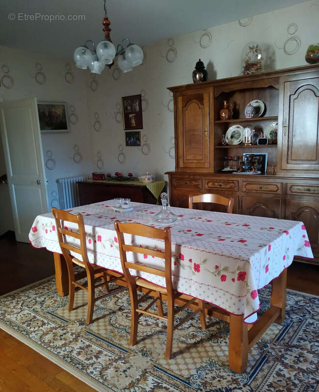 Maison à MONTGIVRAY