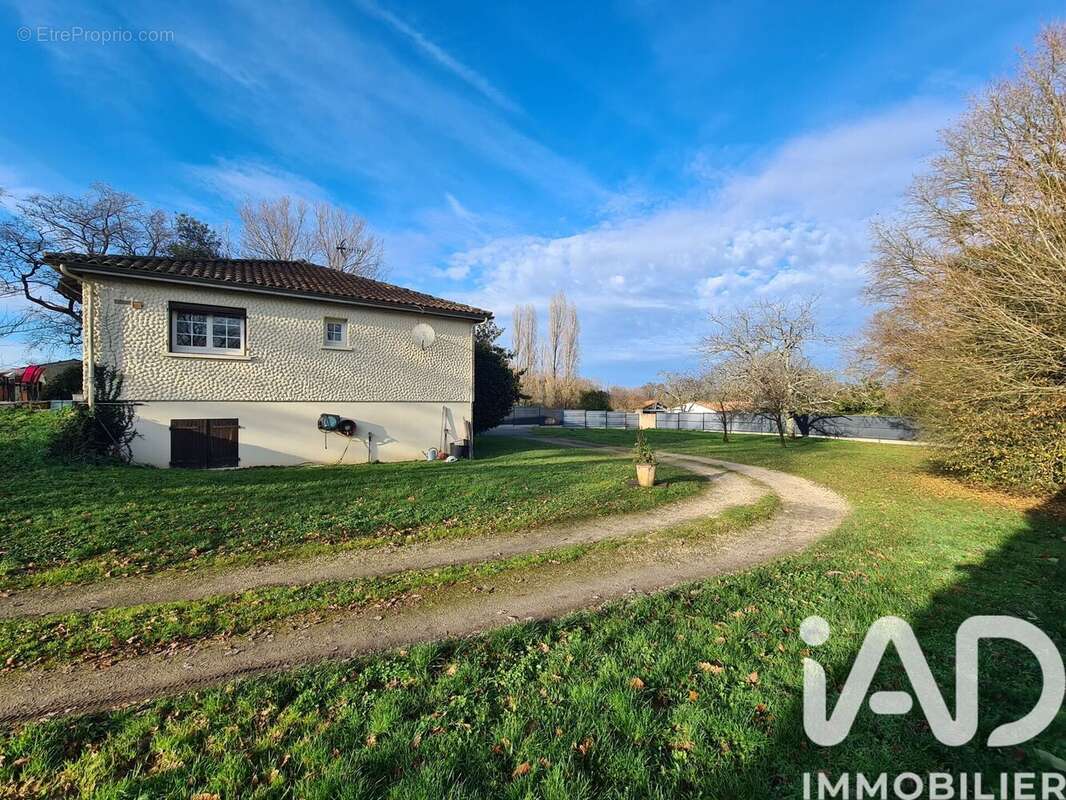 Photo 8 - Maison à SAINT-SULPICE-D'ARNOULT