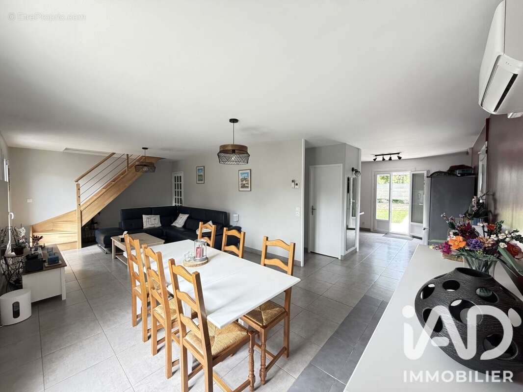 Maison 110 m² à Molliens-Dreuil  - photo 2